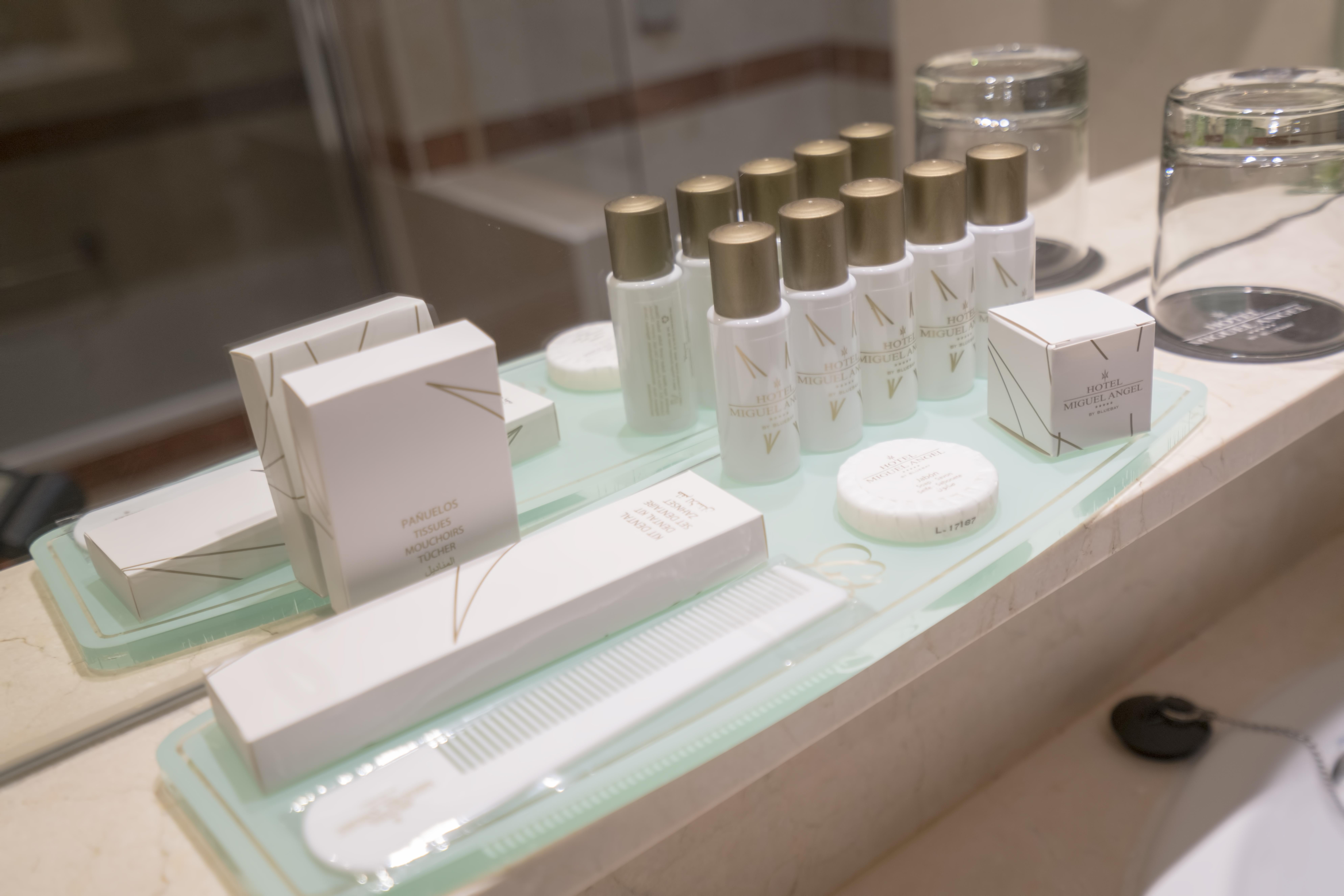 Hotel Miguel Angel Мадрид Екстериор снимка The White Company toiletries