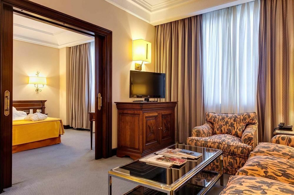 Hotel Miguel Angel Мадрид Екстериор снимка Suite